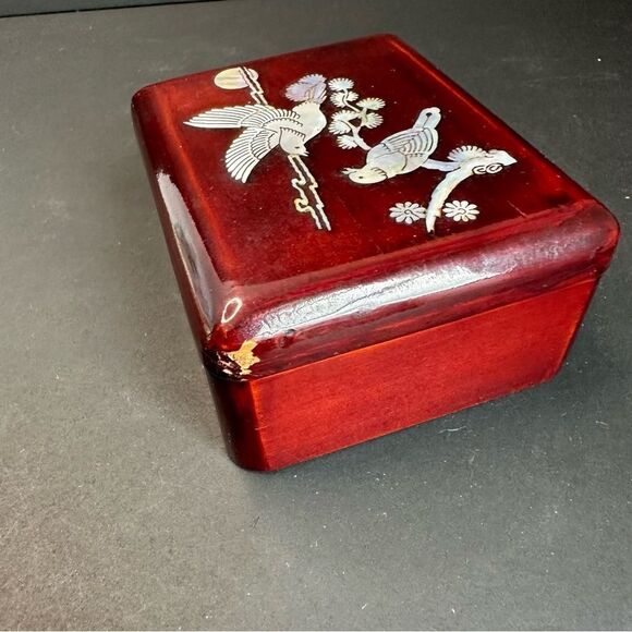 Lacquered Wood Bird Mother Of Pearl Trinket Box 4.5x3.5x2 - Picture 3 of 6